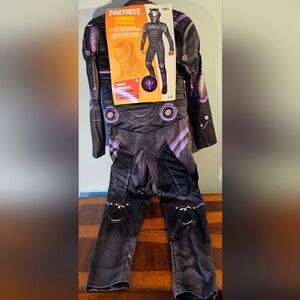 NWT-Fortnite-Omega-Boys-Light Up Mask-Halloween Costume-Size Large 10/12-Purple